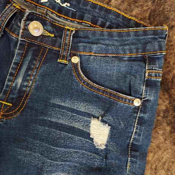 Youth Girls ~ 7 For All Mankind ~ Distressed Jean Shorts 💕 - Picture 3 of 6